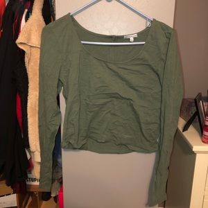 Green long sleeve cropped top